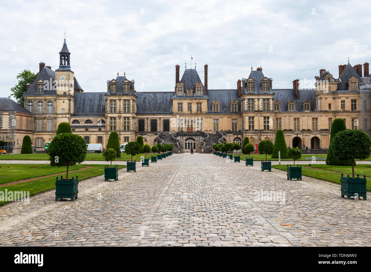Im Innenhof des Château de Fontainebleau, Seine-et-Marne, Region Île-de-France, Frankreich Stockfoto