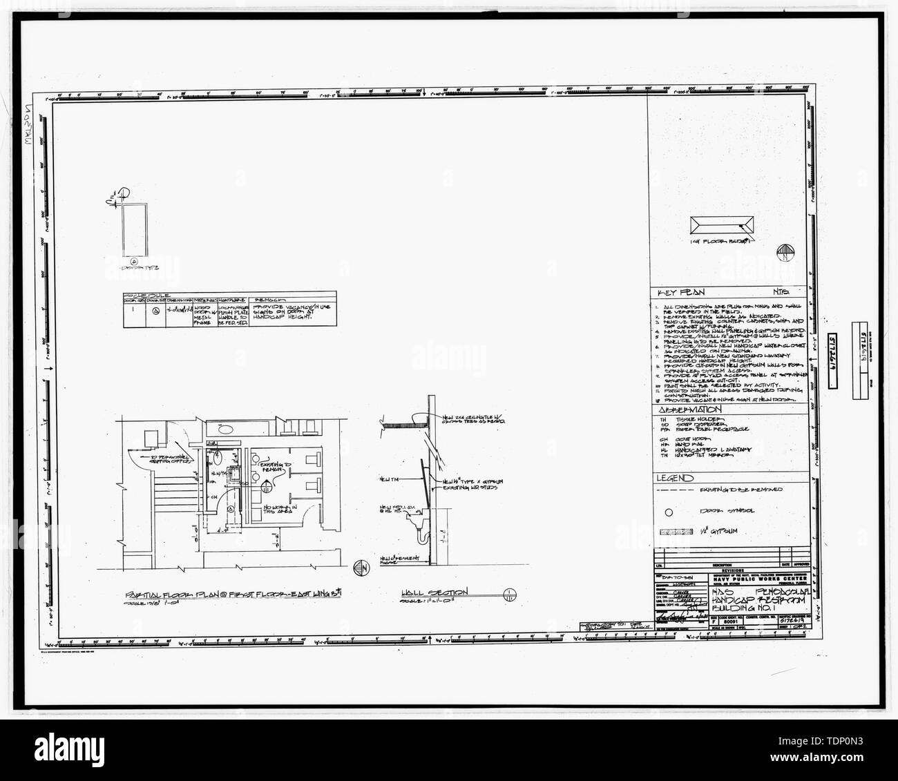 Kopie der Zeichnung (dieses Foto ist ein 8 x 10 Kopieren eines 8 x 10 Negativ; 1987 ursprüngliche architektonische Zeichnung in Gebäude Nr. 458 entfernt, NAS Pensacola, Florida) HANDICAP RESTROOM, Gebäude Nr. 1, Blatt 1 von 2 - U.S. Naval Air Station, Schiff Carpenter's Werkstatt, 368 South Avenue, Pensacola, Escambia County, FL Stockfoto