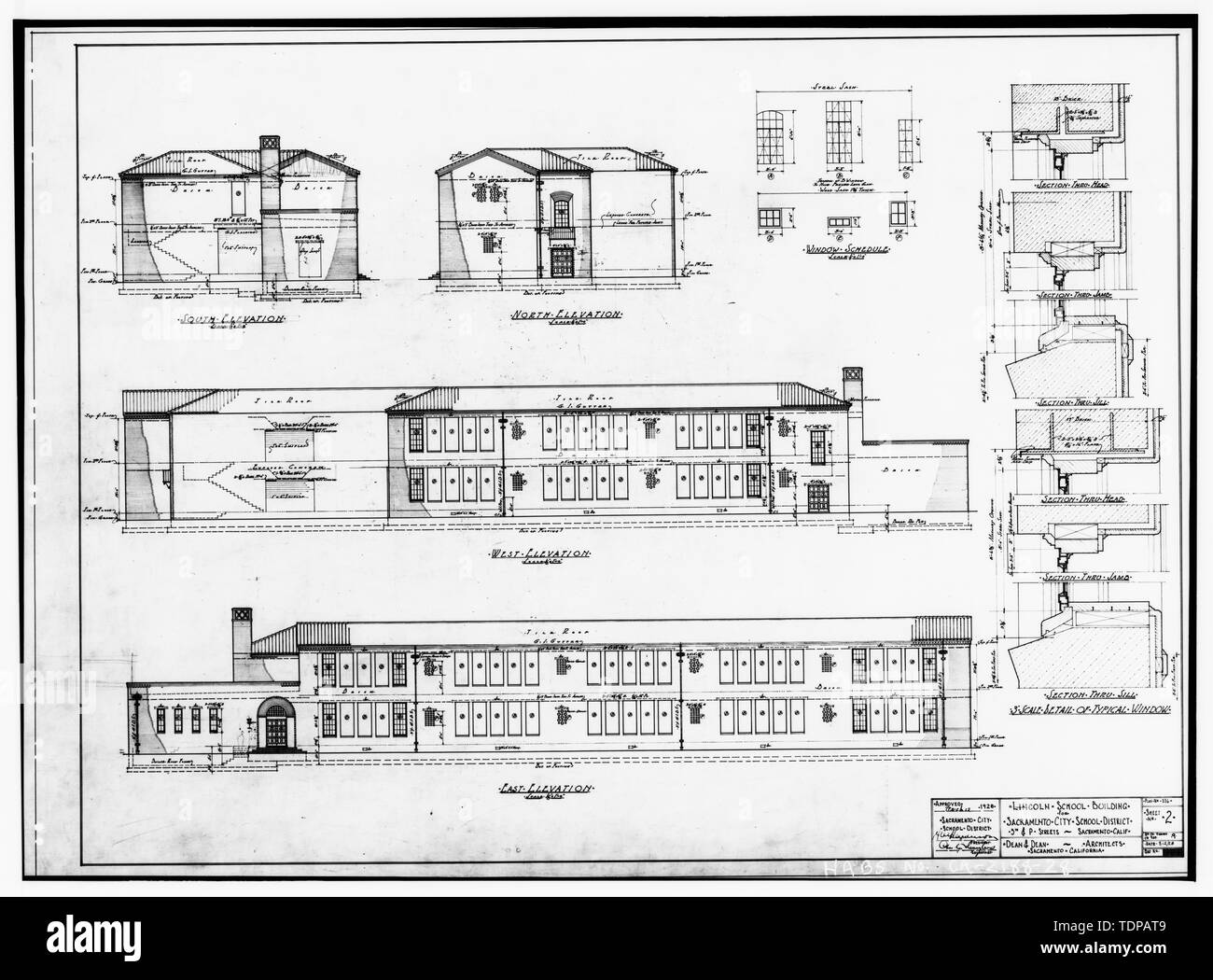 Kopie der Zeichnung (Ort der ursprünglichen unbekannt) Dekan und Studiendekan, Architekten, März 1928 OST UND WEST ERHÖHUNGEN - Lincoln School, 418 P Street, Sacramento, Sacramento County, CA Stockfoto