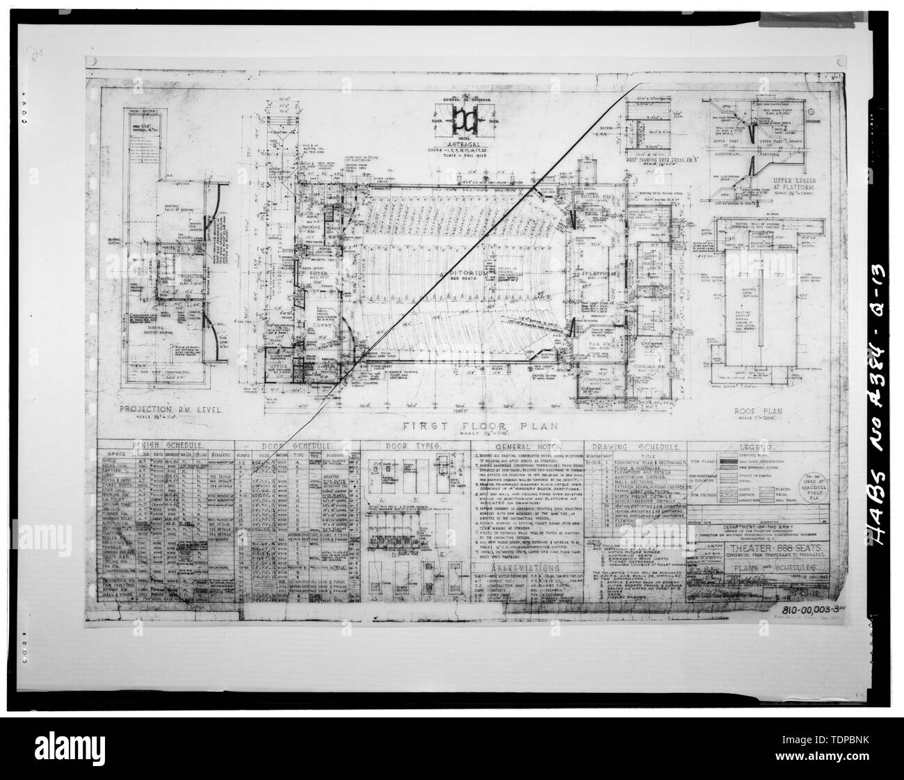 Kopie der Zeichnung (ursprüngliche Zeichnung des Theaters-886 Sitze im Besitz der MacDill Air Force Base, Tiefbau, Tampa, Florida; 1947 architektonische Zeichnungen von der Abteilung der Armee, Büro des Chief Ingenieure, Leiter des Militärischen Construction Engineering Division, Washington, D.C.) ersten Grundriss, DACH PLAN UND DETAILS - MacDill Air Force Base, Base Theater, 2420 Florida Avenue, Tampa, Hillsborough County, FL Stockfoto