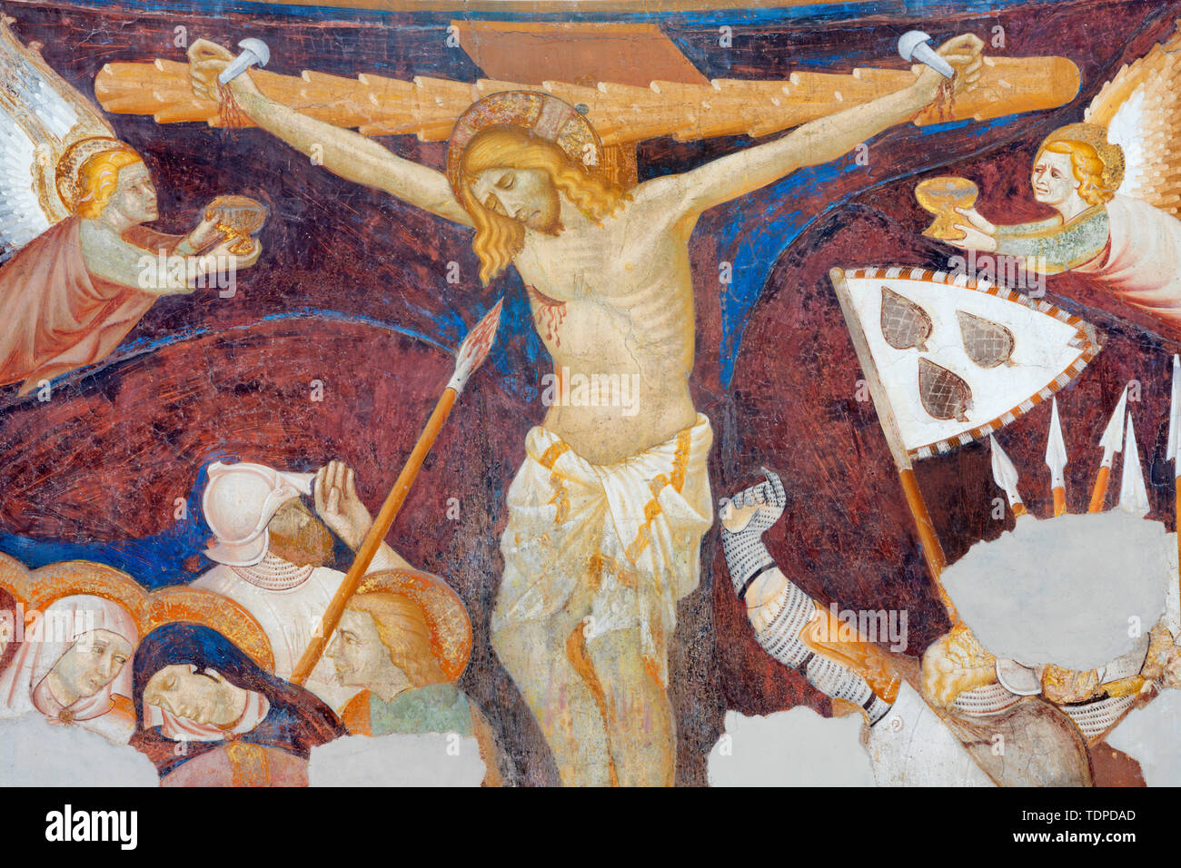 COMO, ITALIEN - 9. Mai 2015: Die alten Fresken der Kreuzigung in der Kirche Basilica di San Abbondio von unbekannter Künstler 'Maestro di Sant'Abbondio' (1315 - 1324 Stockfoto