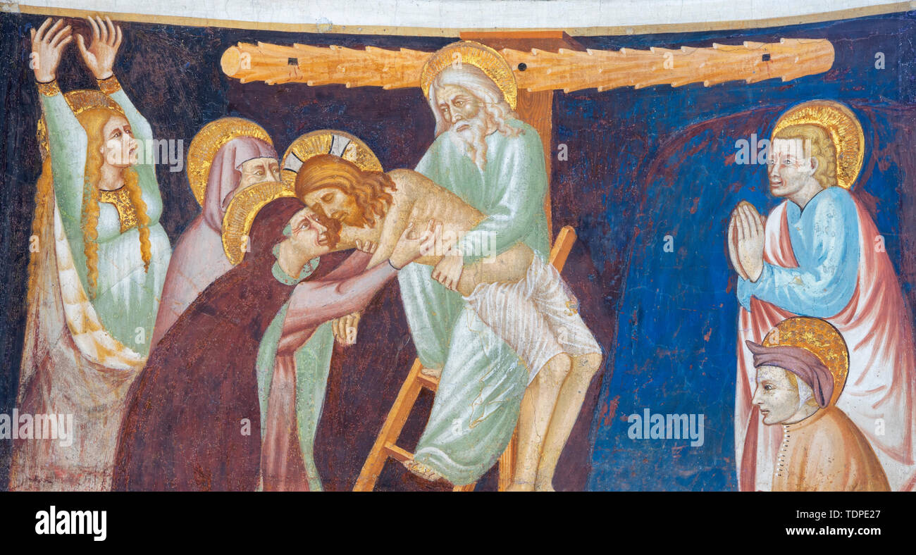 COMO, ITALIEN - 9. Mai 2015: Die alten Fresken der Deposition in der Kirche Basilica di San Abbondio von unbekannter Künstler 'Maestro di Sant'Abbondio' (1315 - 1324). Stockfoto