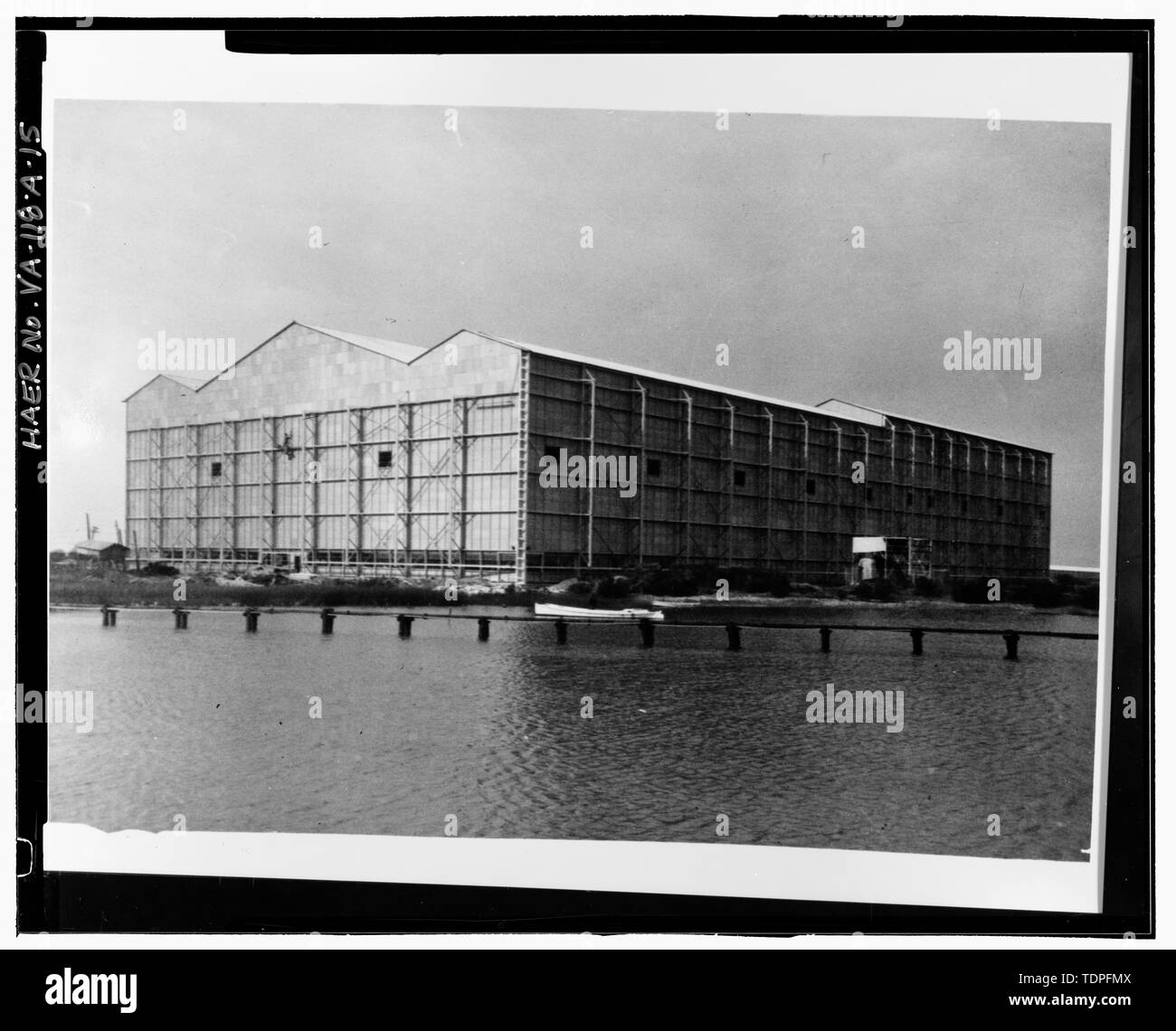 (Original im Langley Research Center, Hampton, VA (LaRC)) (L 4933) im Nordwesten BLICK AUF DEN FULL-SCALE WINDKANAL, C. 1932. - Die NASA Langley Research Center, maßstäblichen Windkanal, 224 Jagd Avenue, Hampton, Hampton, VA; Wang, Charissa Y, Feld Mannschaft; Durst, Donald M, Feld Mannschaft; Herrin, Dekan ein, Projektleiter; Stewart, Robert C, Historiker; Lowe, Jet, Fotograf; Salyer, Bill, Fotograf; Hardlines: Gestaltung und Abgrenzung, delineator Stockfoto