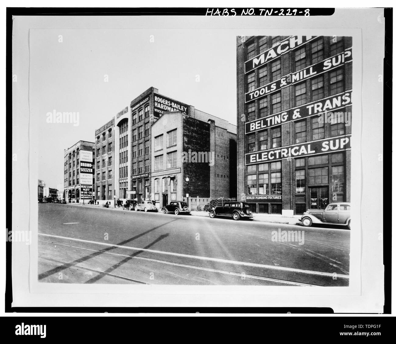 (Original Drucken von chattanooga-hamilton County Bicentennial Bibliothek).Ca. 1933, Fotograf unbekannt Blick auf STRASSENBILD NACH NORDEN - Trigg, Dobbs und Unternehmen Lager, 1152 Market Street, Chattanooga, Hamilton County, TN Stockfoto