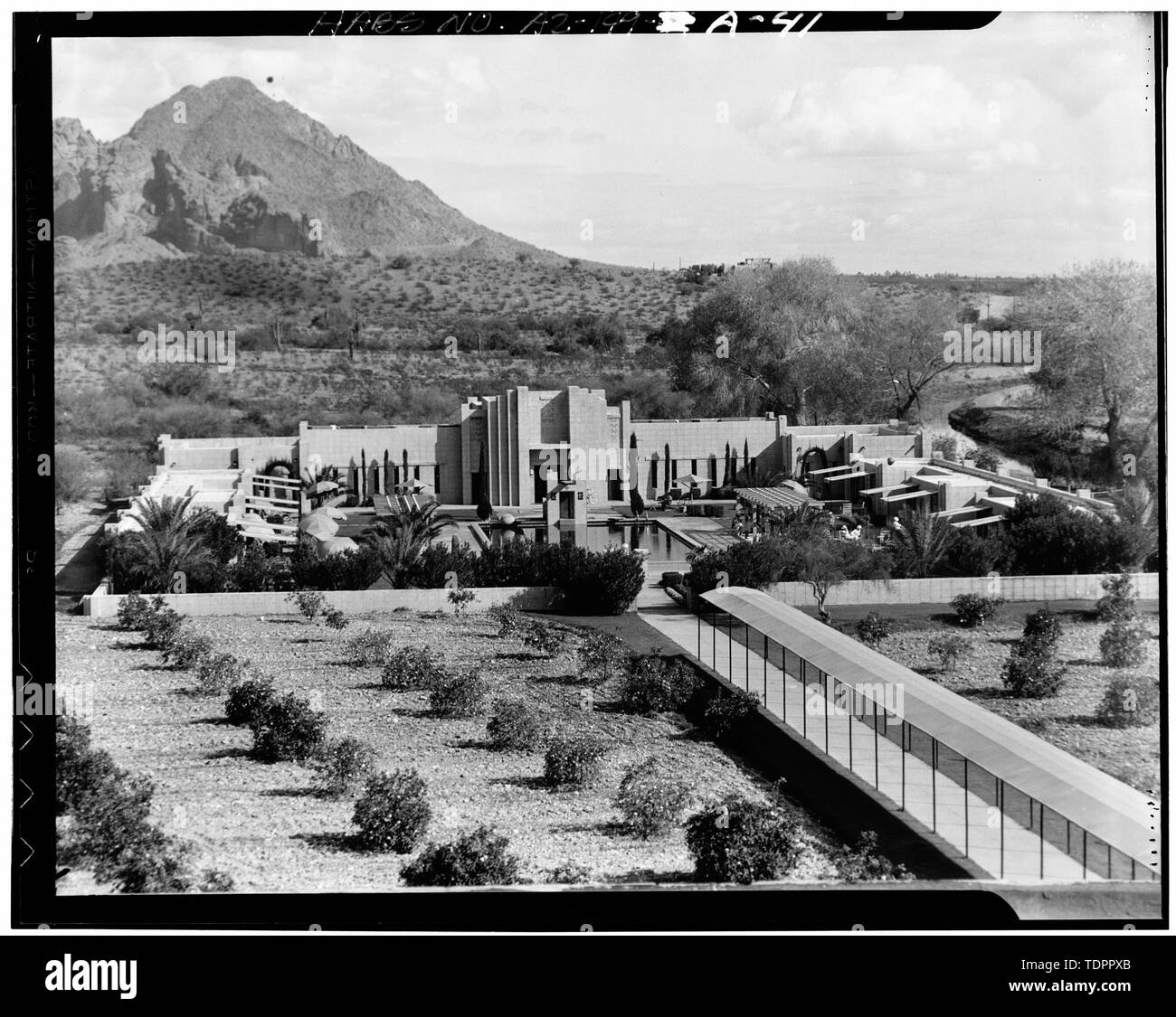 Fotografische Kopie der Gesamtüberblick über die Poollandschaft, C. 1930 - Arizona Biltmore, Badehaus und Cabanas, Nordosten, 21 Fourth Street und Missouri Avenue, Phoenix, Maricopa County, AZ Stockfoto