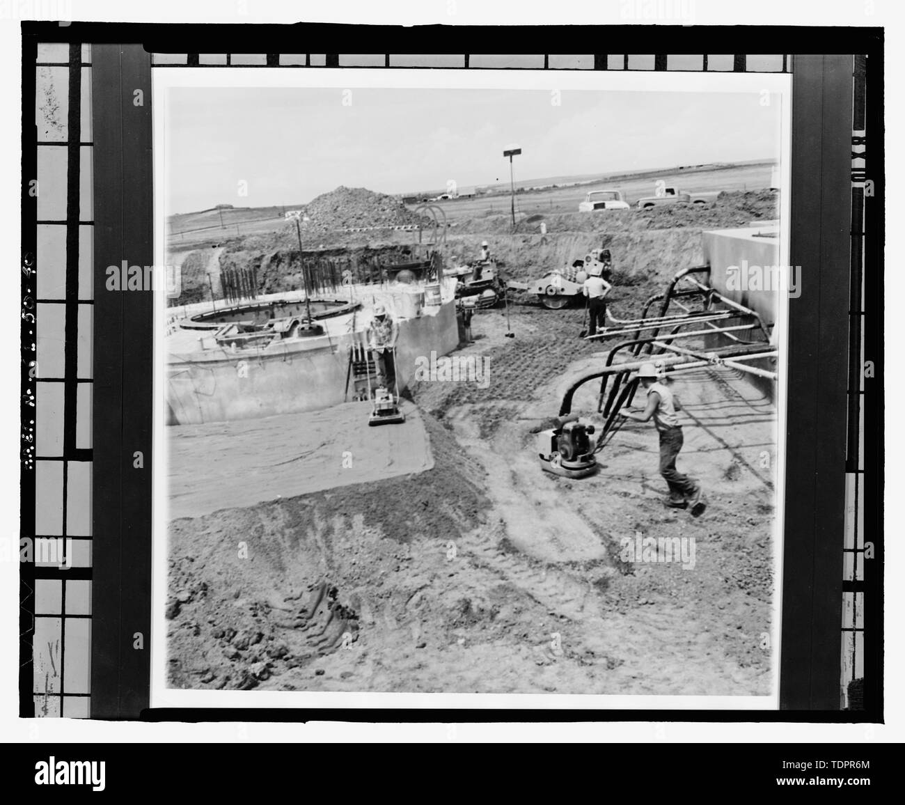 Fotografische Kopie von Foto (Ca. 1962, original Drucken im Besitz von Peter Kiewit Söhne Co., Omaha, Nebraska) Fotograf unbekannt. Blick von oben der Startrampe, Vorbereitung der Markteinführung Schließung Schürze an der Linken - Ellsworth Air Force Base, Delta Flug, 10 km Radius um Exit 127 off Interstate 90, Innenraum, Jackson County, SD; Hess, Roise und Unternehmen, Auftragnehmer; Wegman-French, Lysa, Sender; Lyon, Robert, Fotograf; Lauber, John W, Historiker Stockfoto