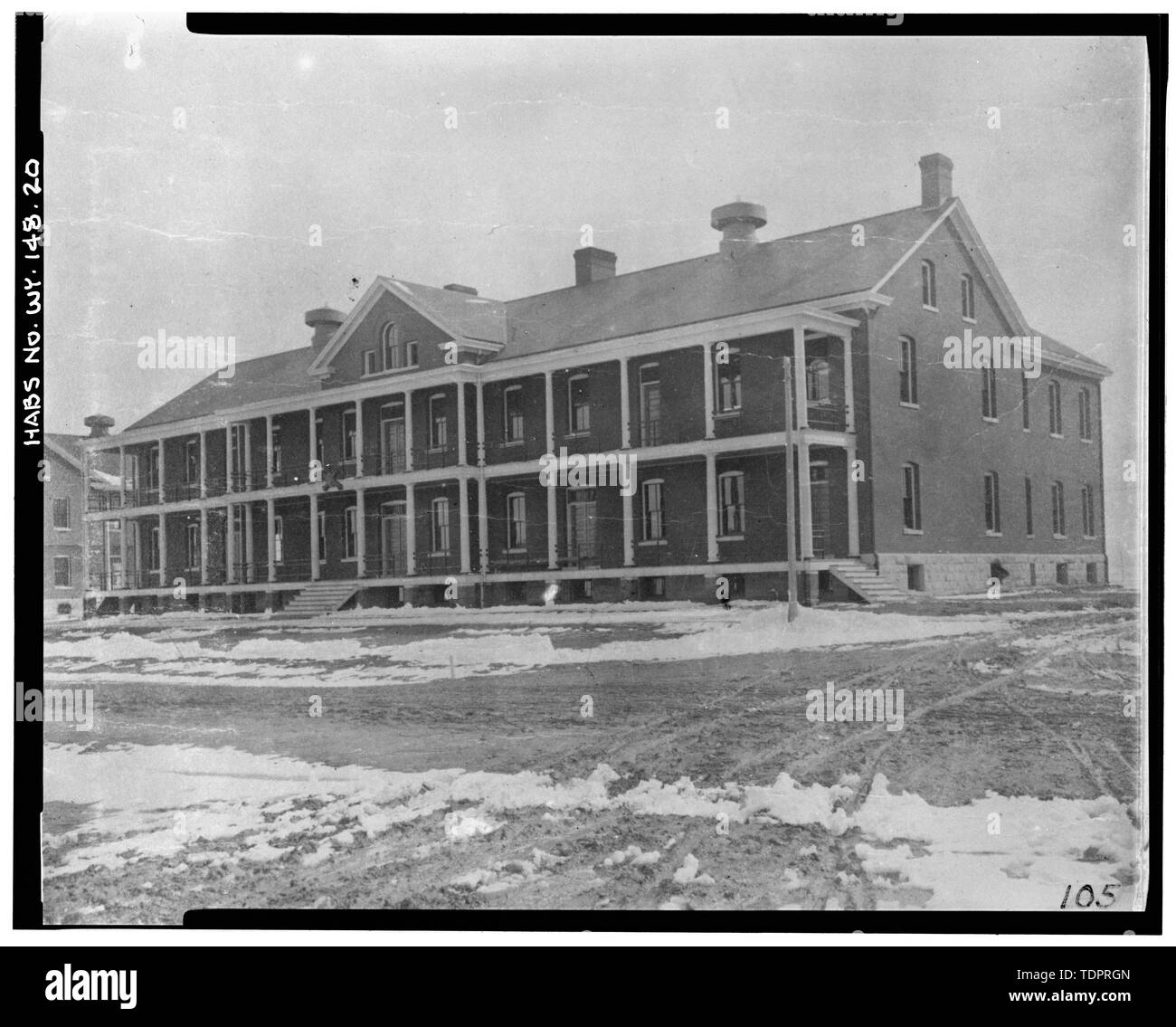 Fotografische Kopie von Foto, Fotograf unbekannt, 1905 (Original drucken Bei z.b. entfernt Warren Air Force Base Archive, Cheyenne, Wyoming). Gebäude 224. - Fort David A. Russell, Artillerie Kaserne, Randall Avenue zwischen der Sixth und der Fifth Street, Cheyenne, Laramie County, WY Stockfoto