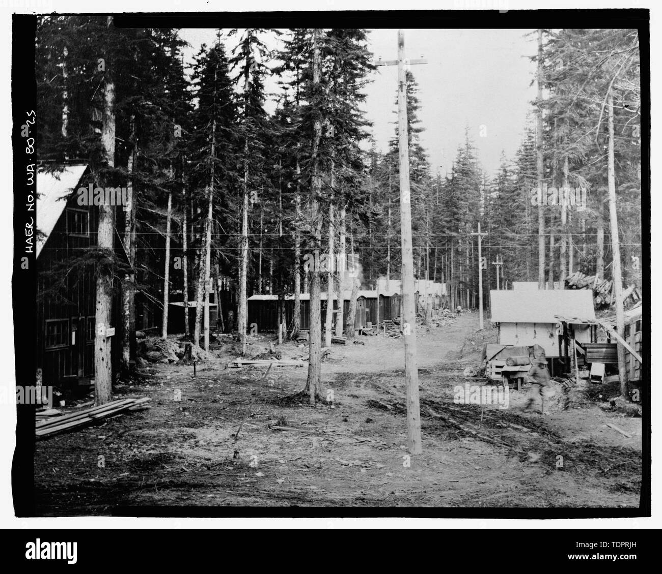 Fotografische Kopie von Foto, Fotograf unbekannt, 26. Juni 1913 (Original drucken bei US-Büro der Reklamation oberen Columbia Bereich Büro, Yakima, im Bundesstaat Washington). Blick auf 'C'-Straße im Camp zeigen Arbeiter Etagenbett Häuser und Zelte. Ein Badehaus, und das Ende der Y.M.C.A. - Keechelus Dam, Yakima Fluss, 10 km nordwestlich von Easton, Easton, Kittitas County, WA; US-Büro der Reklamation; Edel, T A; Charles, L J; Swigart, Charles H; Baldwin, E H; Crownover, C E; Fraserdesign, Auftragnehmer; Louter, David, Sender; Fraser, Clayton B, Fotograf Stockfoto