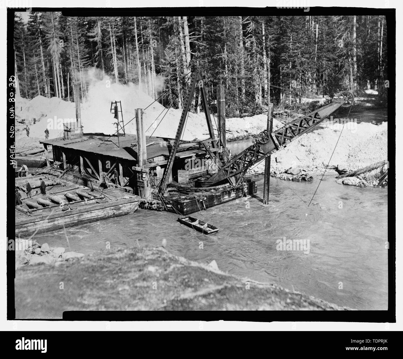 Fotografische Kopie von Foto, Fotograf unbekannt, 26. März 1915 (original Drucken bei US-Büro der Reklamation oberen Columbia Bereich Büro, Yakima, im Bundesstaat Washington). Bagger nach Versagen der Kontrolle dam. - Keechelus Dam, Yakima Fluss, 10 km nordwestlich von Easton, Easton, Kittitas County, WA; US-Büro der Reklamation; Edel, T A; Charles, L J; Swigart, Charles H; Baldwin, E H; Crownover, C E; Fraserdesign, Auftragnehmer; Louter, David, Sender; Fraser, Clayton B, Fotograf Stockfoto