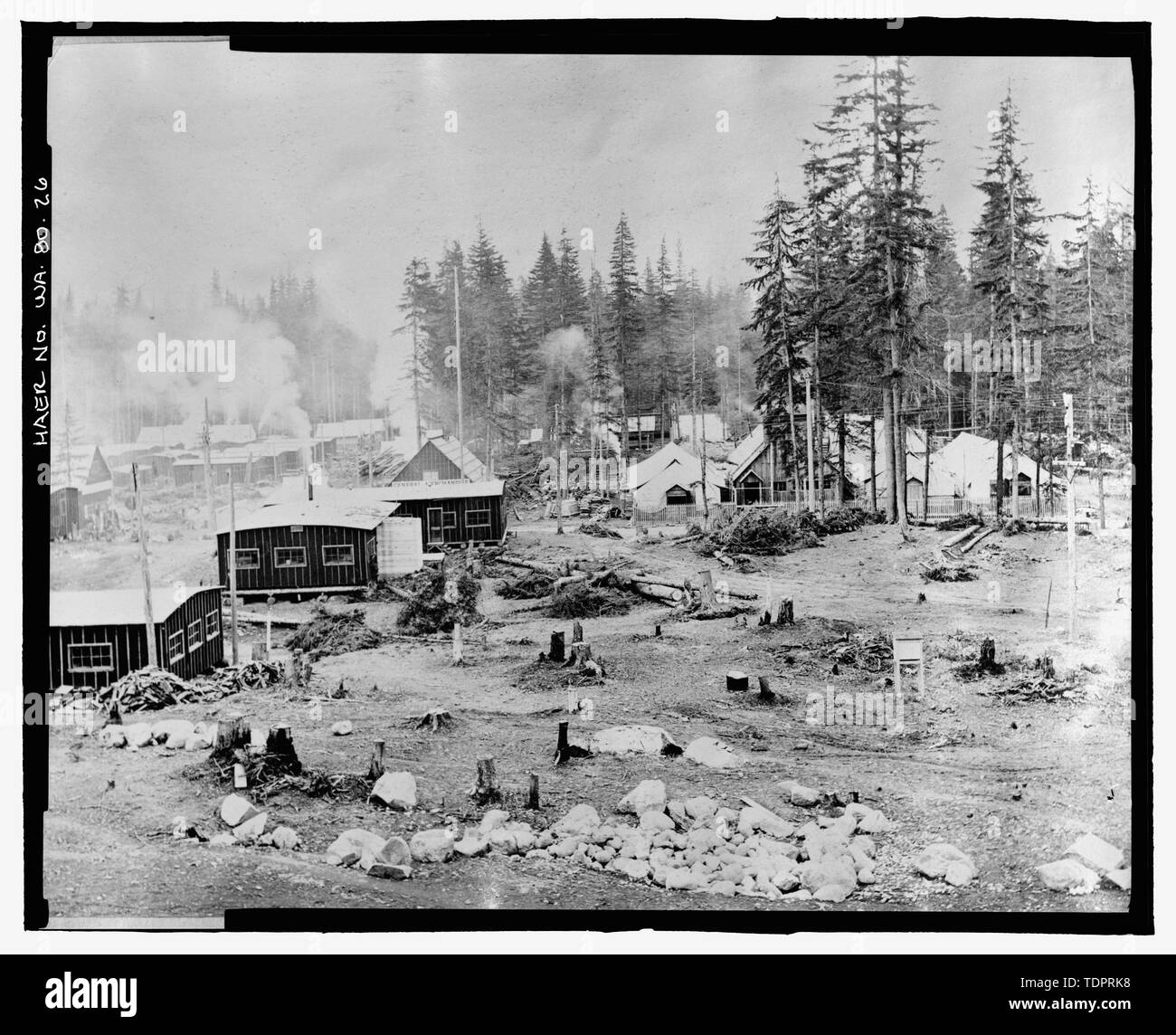 Fotografische Kopie von Foto, Fotograf unbekannt, 27. September 1913 (original Drucken bei US-Büro der Reklamation oberen Columbia Bereich Büro, Yakima, im Bundesstaat Washington). Allgemeine Ansicht des Lagers von der Oberseite des Doubles. - Keechelus Dam, Yakima Fluss, 10 km nordwestlich von Easton, Easton, Kittitas County, WA; US-Büro der Reklamation; Edel, T A; Charles, L J; Swigart, Charles H; Baldwin, E H; Crownover, C E; Fraserdesign, Auftragnehmer; Louter, David, Sender; Fraser, Clayton B, Fotograf Stockfoto