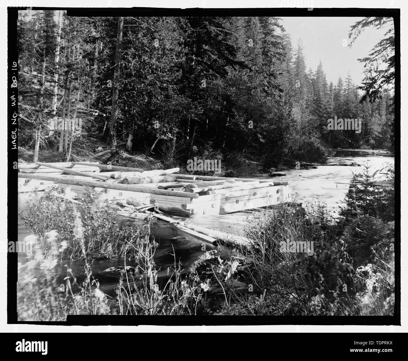 Fotografische Kopie von Foto, Fotograf unbekannt, 31. Oktober 1905 (Original drucken bei US-Büro der Reklamation oberen Columbia Bereich Büro, Yakima, im Bundesstaat Washington). Ansicht Damm in den Auslass des Keechelus See, WN., Blick nach Osten von der rechten Bank am See. - Keechelus Dam, Yakima Fluss, 10 km nordwestlich von Easton, Easton, Kittitas County, WA; US-Büro der Reklamation; Edel, T A; Charles, L J; Swigart, Charles H; Baldwin, E H; Crownover, C E; Fraserdesign, Auftragnehmer; Louter, David, Sender; Fraser, Clayton B, Fotograf Stockfoto