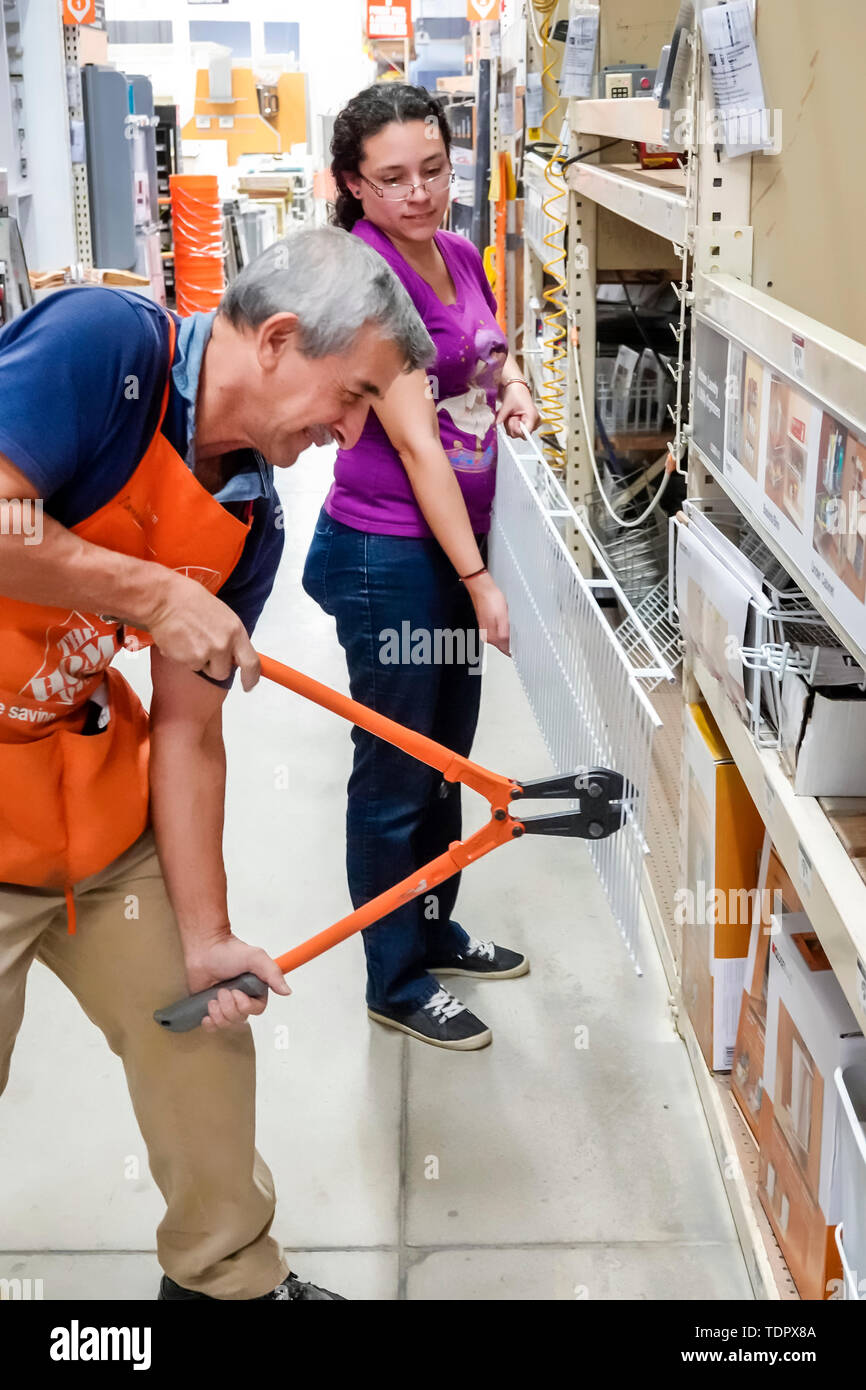 Florida Miami Das Home Depot Hardware Grossen Box Store Draht Regale Hispanic Hispanics Latino Latinos Ethnische Ethnien Einwanderer M Stockfotografie Alamy