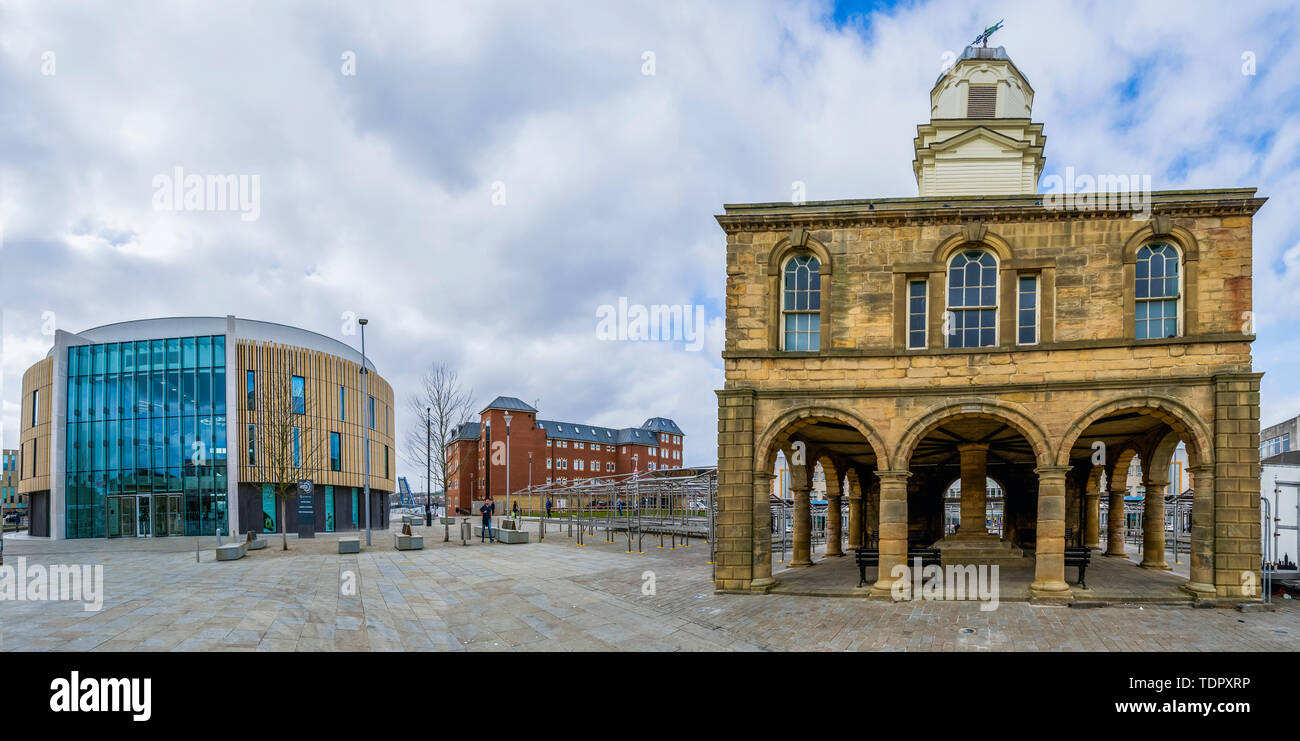 Das Wort, Nationales Zentrum für das geschriebene Wort und dem Alten Rathaus, South Shields, Tyne und Wear, England Stockfoto