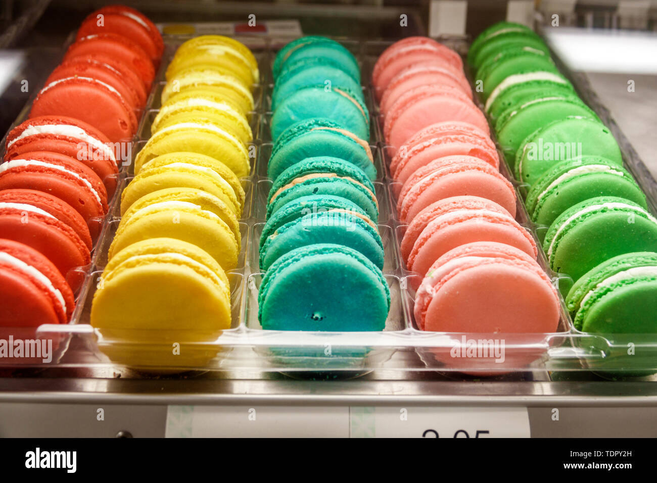 Miami Beach, North Beach, Publix, Supermarkt, innen, Bäckerei, französischer Makronen, süßes Baiser-Konfekt, bunte Reihen, Ausstellungsverkauf, F Stockfoto