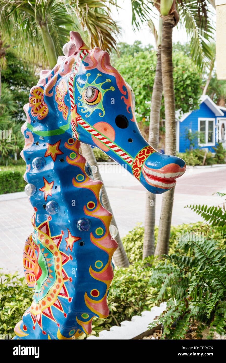 Captiva Island Florida,'Tween Waters Inn Island Resort & Spa, Hotel, farbenfrohe Seepferdskulptur von Cathie Zurich, Kunstwerke, FL190507016 Stockfoto