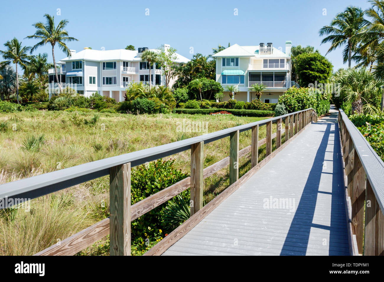 Sanibel Island Florida, East Gulf Drive, Häuser am Strand, große Einfamilienhäuser, mehrstöckige, Düne, Zugang Promenade, FL190509005 Stockfoto