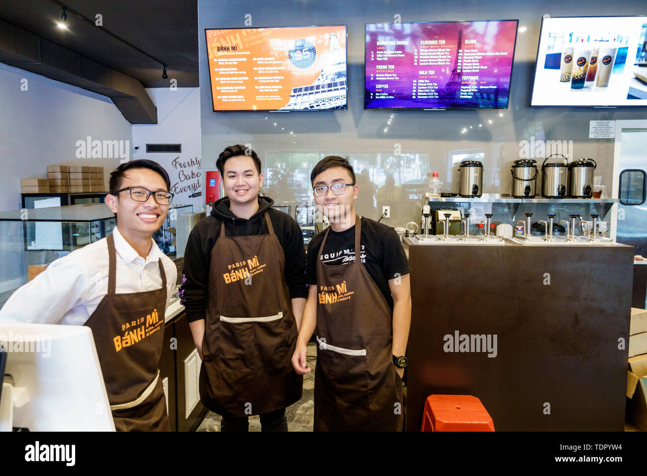Orlando Florida, East Colonial Drive, Little Saigon, asiatische Asiaten ethnische Einwanderer Minderheit, Paris Banh Mi Cafe Bäckerei, vietnamesische Bäckerei Sandwi Stockfoto