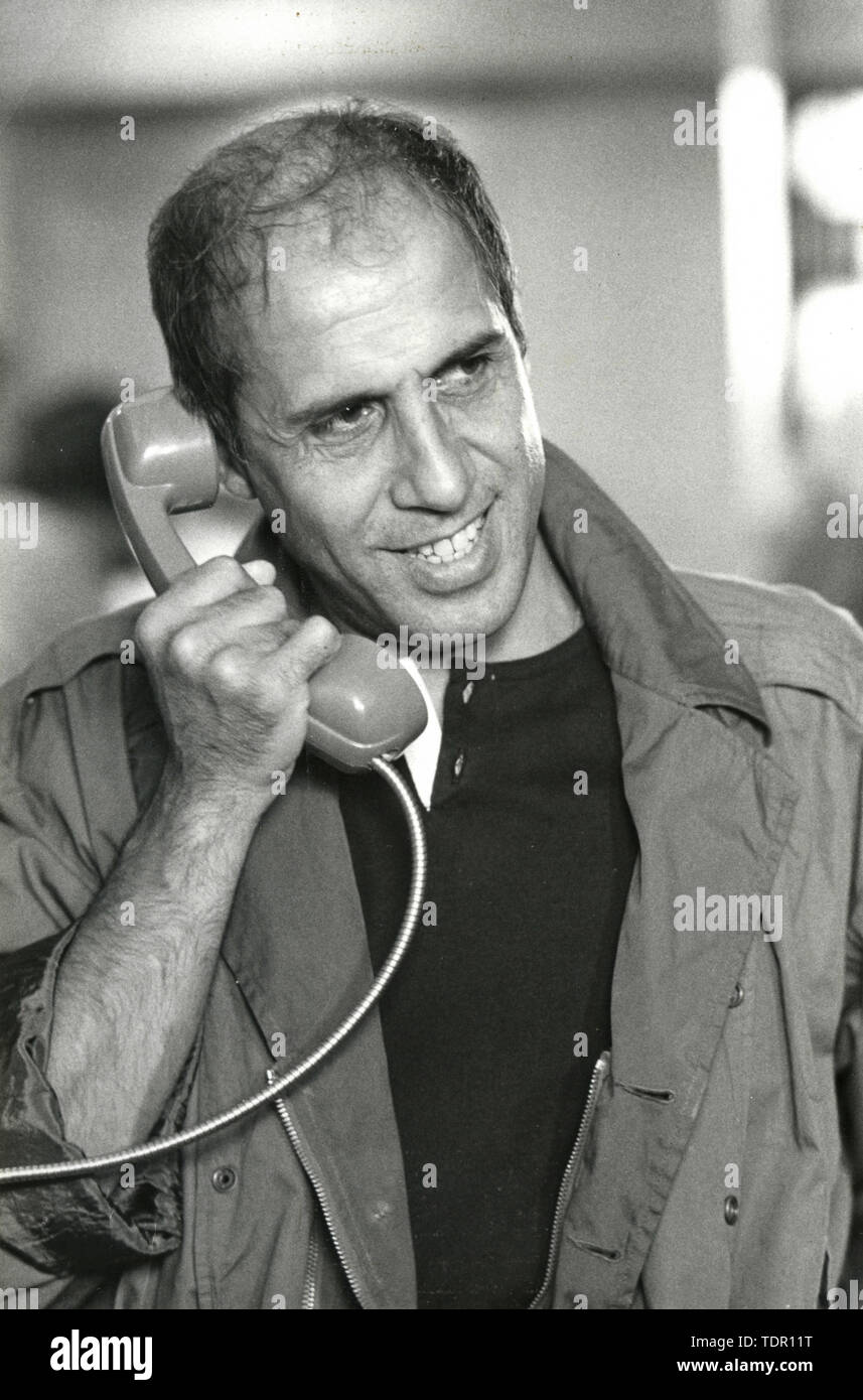 Italienische Schauspieler Adriano Celentano In Einer Szene Aus Dem Film Il Burbero 1986 Stockfotografie Alamy