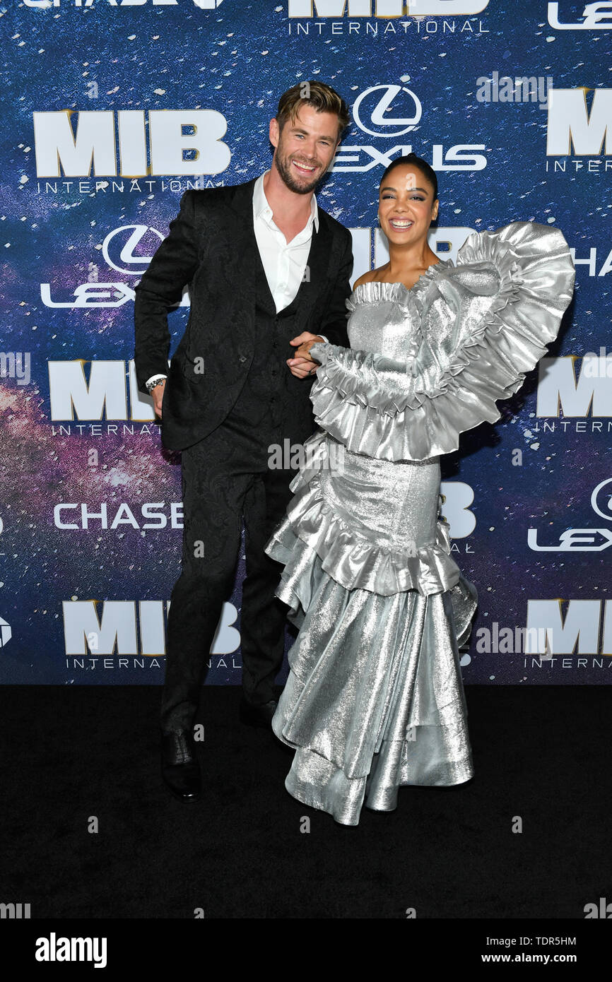 Chris Hemsworth und Tessa Thompson besuchen Die 'Men in Black International' Weltpremiere auf AMC Loews Lincoln Square 13 Am 11. Juni 2019 in New York Stockfoto