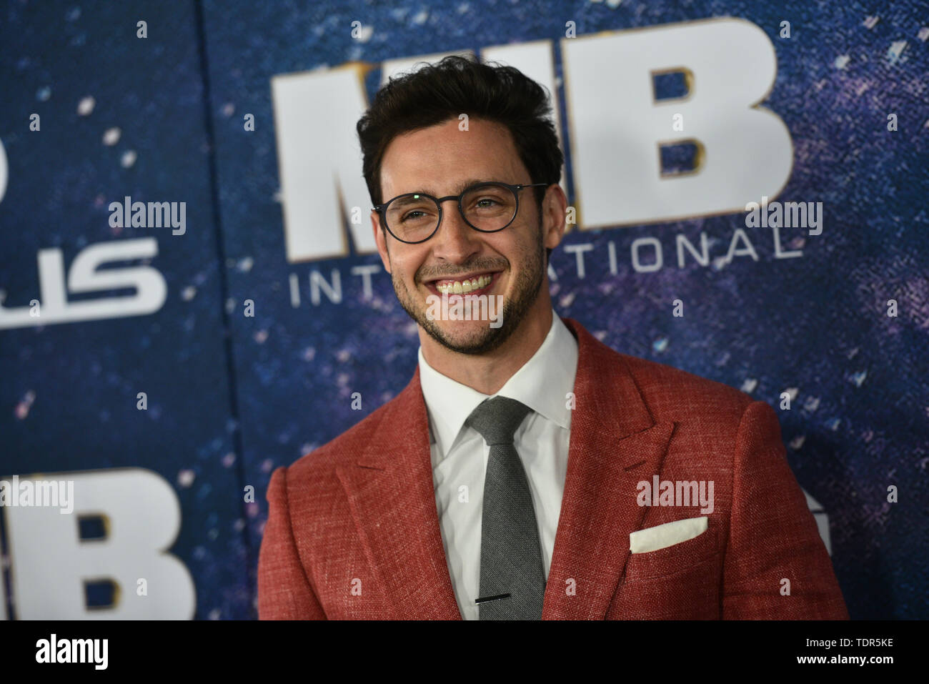 Dr. Mike Varshavsk besucht die 'Men In Black International' Weltpremiere auf AMC Loews Lincoln Square 13 Am 11. Juni 2019 in New York City. Stockfoto