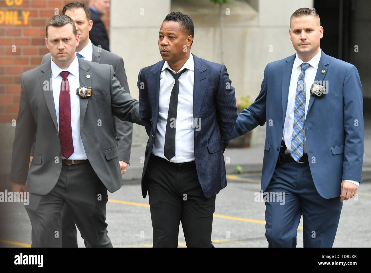 Cuba Gooding Jr : Cuba Gooding Jr Charged With Forcible Touching After Incident In New York Cuba Gooding Jr The Guardian - 9 hours ago · actor cuba gooding jr.