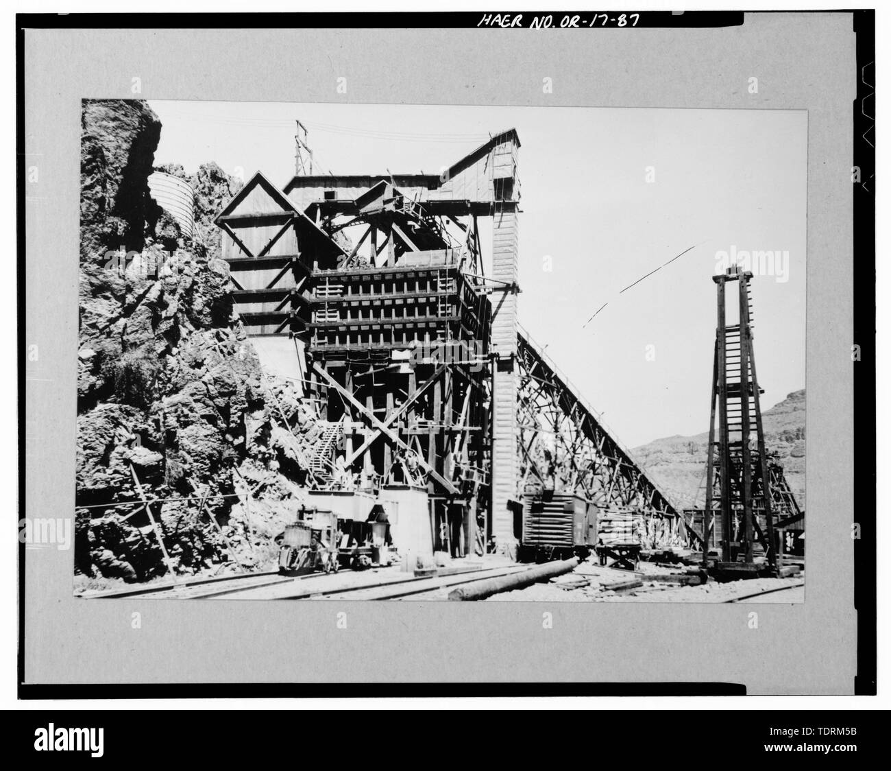 Fotografische Kopie des historischen Foto, 1. Juni 1930 (Original drucken in Gruppe 115 eingereicht, National Archives, Washington, D.C.). Mischanlage für OWYHEE DAM. - Owyhee Dam, über Owyhee Fluss, Nyssa, Malheur County, ODER Stockfoto