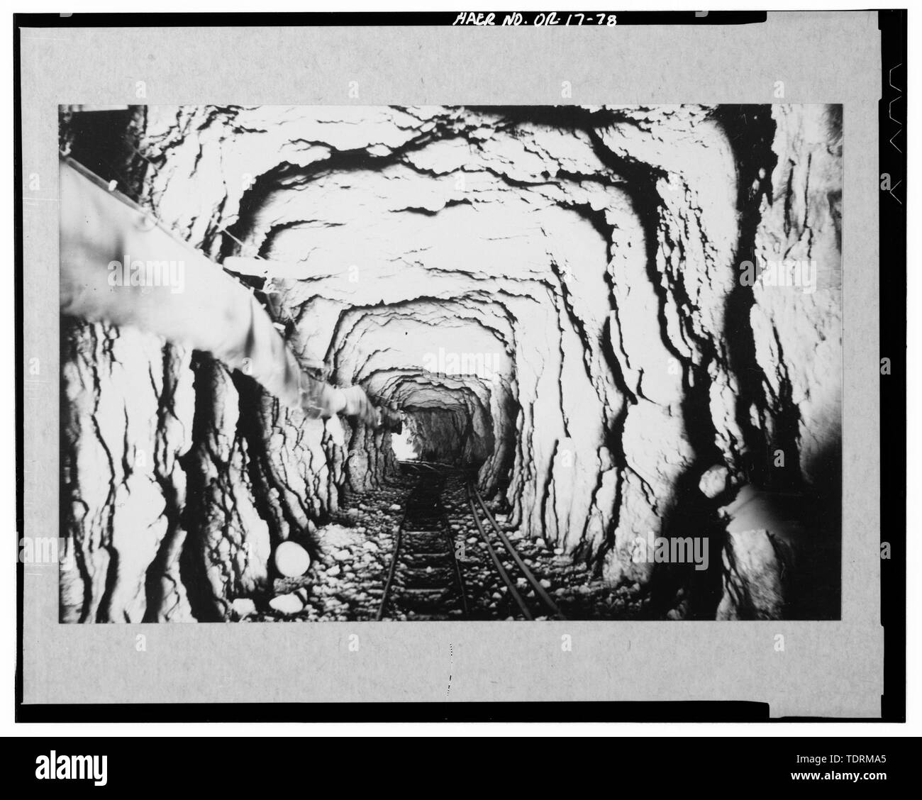 Fotografische Kopie des historischen Foto, Oktober 10, 1928 (Original drucken in Gruppe 115 eingereicht, National Archives, Washington, D.C.). Innerhalb des 9x9-Position von SPILLWAY TUNNELS, in der Nähe der ABFLUSSKANAL WELLE, OWYHEE DAM. - Owyhee Dam, über Owyhee Fluss, Nyssa, Malheur County, ODER Stockfoto