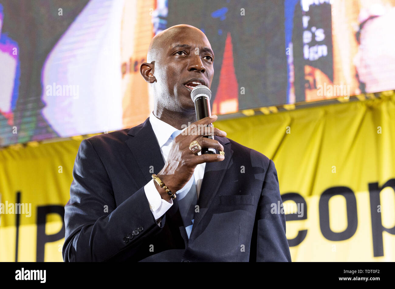 Washington, DC, USA. 17 Juni, 2019. Miramar, Florida Bürgermeister WAYNE MESSAM (D) in seiner Rede auf die armen Leute des sittlichen Handelns Kongress statt, an der Trinity Washington University in Washington, DC am 17. Juni 2019. Quelle: Michael Brochstein/ZUMA Draht/Alamy leben Nachrichten Stockfoto