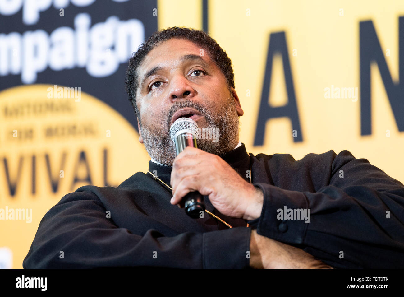 Washington, United States. 17 Juni, 2019. Pfr. Dr. William J. Friseur II auf die armen Leute des sittlichen Handelns Kongress statt, an der Trinity Washington University in Washington, DC am 17. Juni 2019. Credit: SOPA Images Limited/Alamy leben Nachrichten Stockfoto