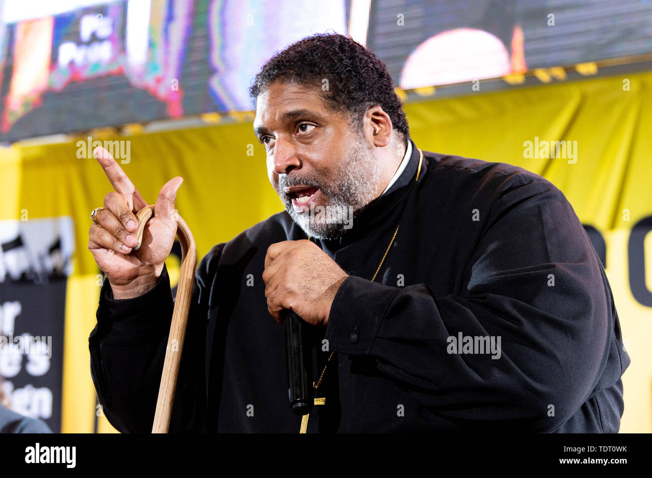 Washington, United States. 17 Juni, 2019. Pfr. Dr. William J. Friseur II auf die armen Leute des sittlichen Handelns Kongress statt, an der Trinity Washington University in Washington, DC am 17. Juni 2019. Credit: SOPA Images Limited/Alamy leben Nachrichten Stockfoto