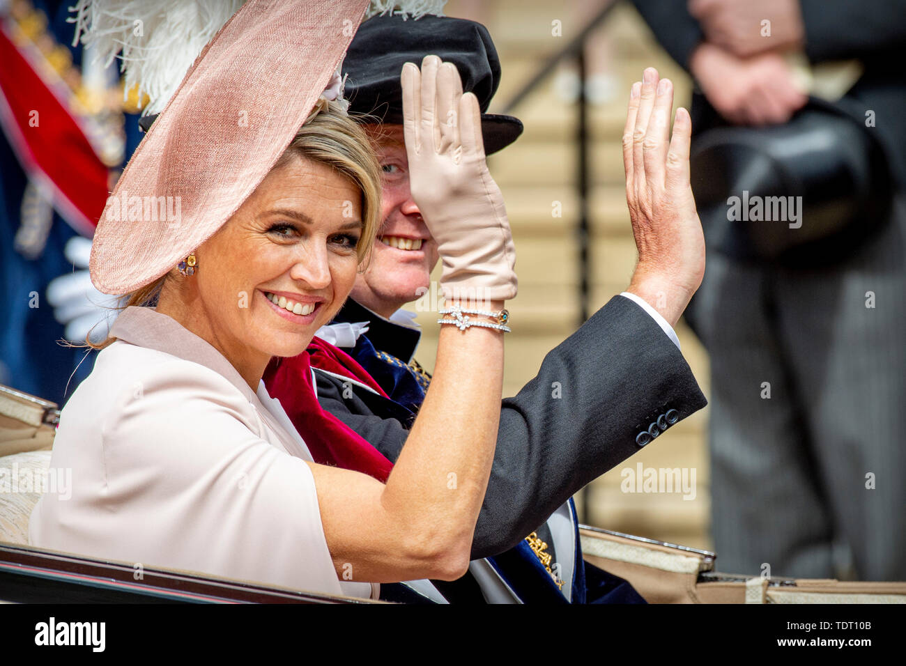 König und Königin Maxima Willem-Alexander der Niederlande, König Felipe und Letizia von Spanien, Königin Elisabeth, Prinz Charles, Camilla, Herzogin von Cornwall, Wilhelm Herzog von Cambridge und Catherine Herzogin von Cambridge am Auftrag des Strumpfband Preisverleihung auf Schloss Windsor, 17. Juni 2019. Foto: Patrick Van Katwijk | Stockfoto