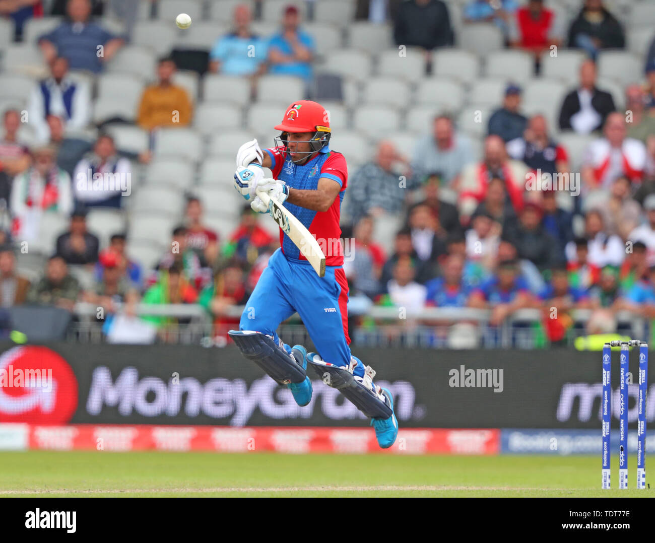 MANCHESTER, England. 18. JUNI 2019: Hashmatullah Shahidi von Afghanistan batting während des England v Afghanistan, ICC Cricket World Cup Match, in Old Trafford, Manchester, England. Quelle: European Sports Fotografische Agentur/Alamy leben Nachrichten Stockfoto