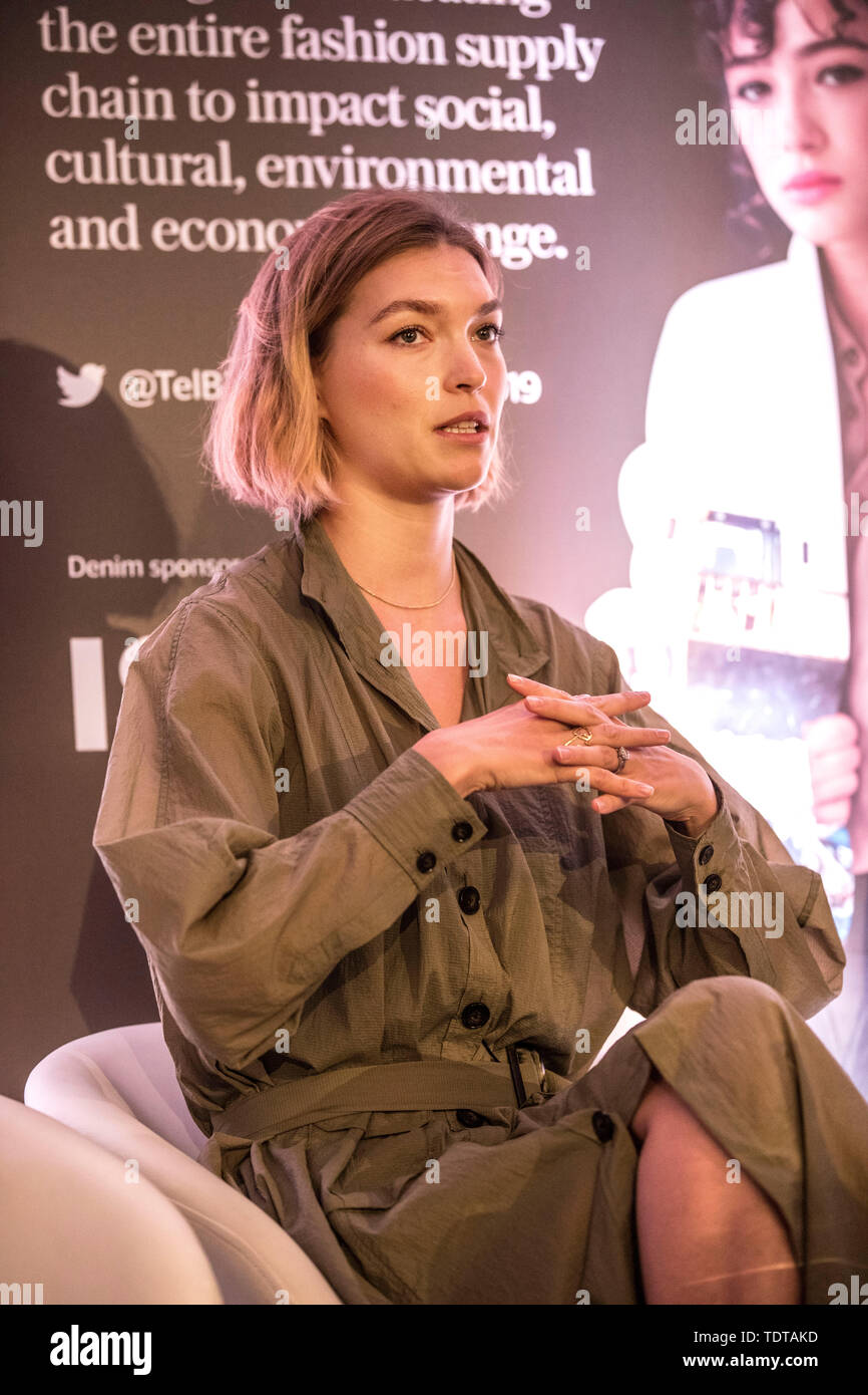 London, Großbritannien. Juni, 2019 18. Die Cadogan Gardens, London, UK Fashion Forum verantwortlich. Arizona Muse, Modell und Nachhaltigkeit Fürsprecher gibt die Eröffnung Keynote Speech. Credit: Jeff Gilbert/Alamy leben Nachrichten Stockfoto