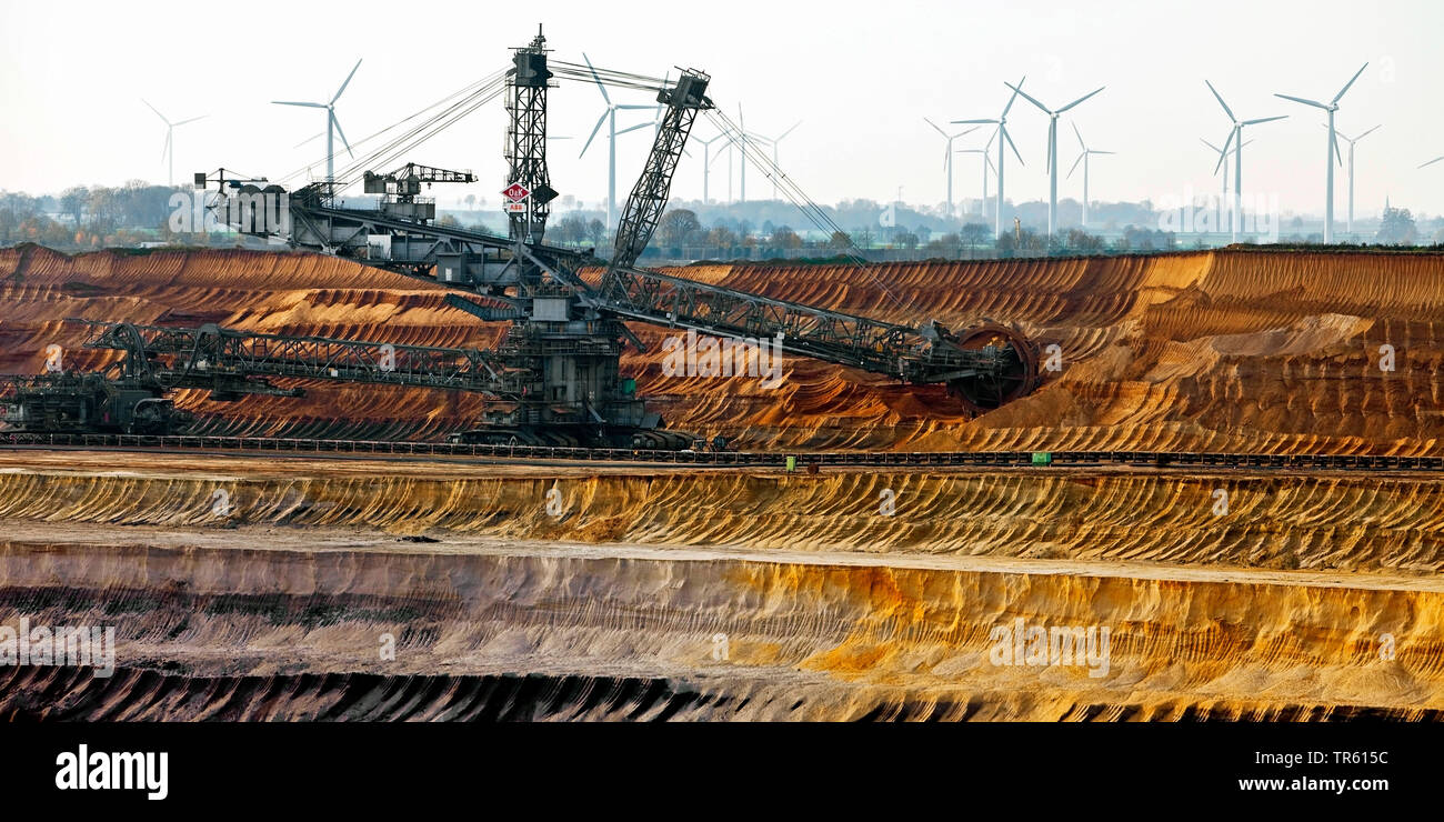 Braunkohle Tagebau mit Schaufelradbagger, Deutschland, Nordrhein-Westfalen, Garzweiler, Juechen Stockfoto