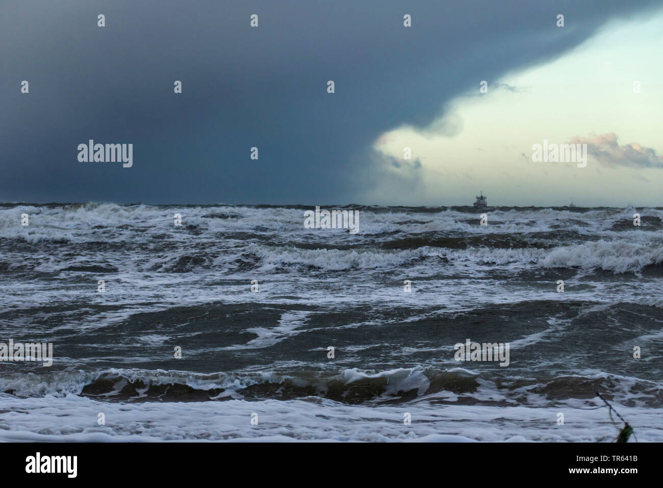 Sturmtief über der Ostsee, Deutschland, Mecklenburg-Vorpommern, Warnemünde, Rostock Stockfoto
