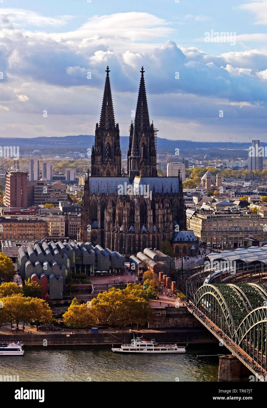 Panorama der Stadt mit dem Kölner Dom, Hohenzollernbrücke, Rhein, Deutschland, Nordrhein-Westfalen, Rheinland, Köln Stockfoto