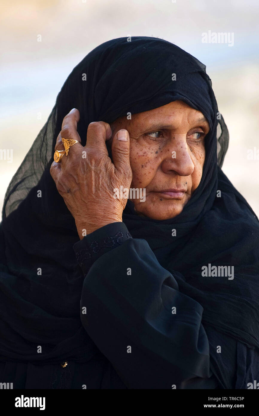 Portrait eines älteren Ägyptischen Frau, Ägypten, Kom Ombo Stockfoto