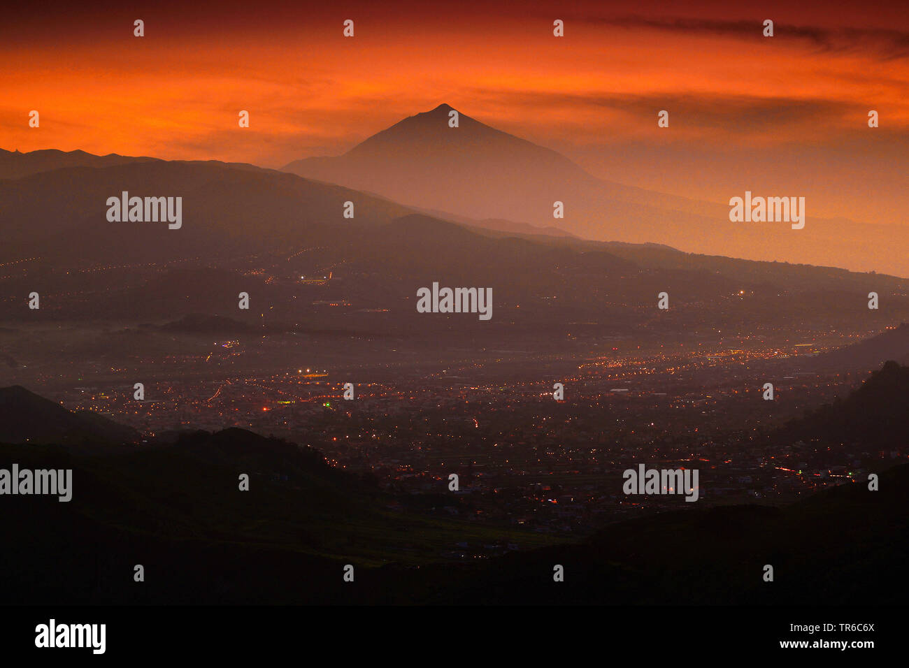 Mount Teide im Morgengrauen, Kanarische Inseln, Teneriffa Stockfoto