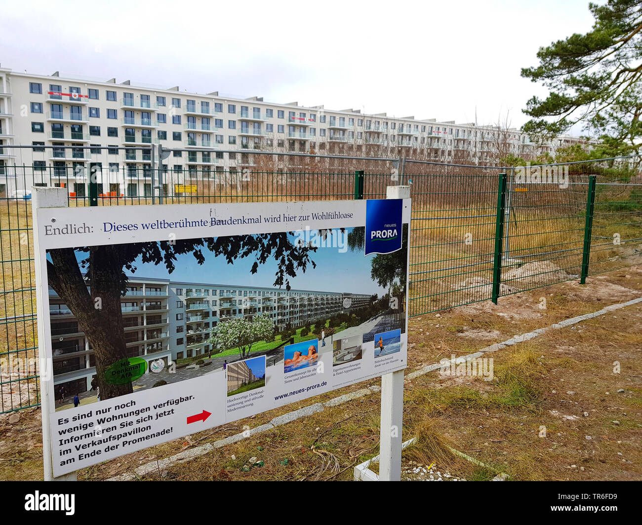 Gebäude Sanierung eines alten DDR-Baracke zu einem Hotel in Binz-Prora, Deutschland, Mecklenburg-Vorpommern, Rügen, Binz Stockfoto