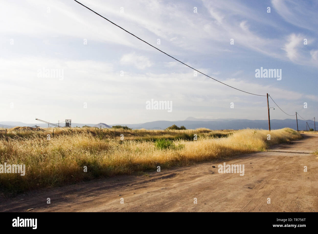 Straße durch die Salinen von Skala Kalloni, Griechenland, Lesbos Stockfoto