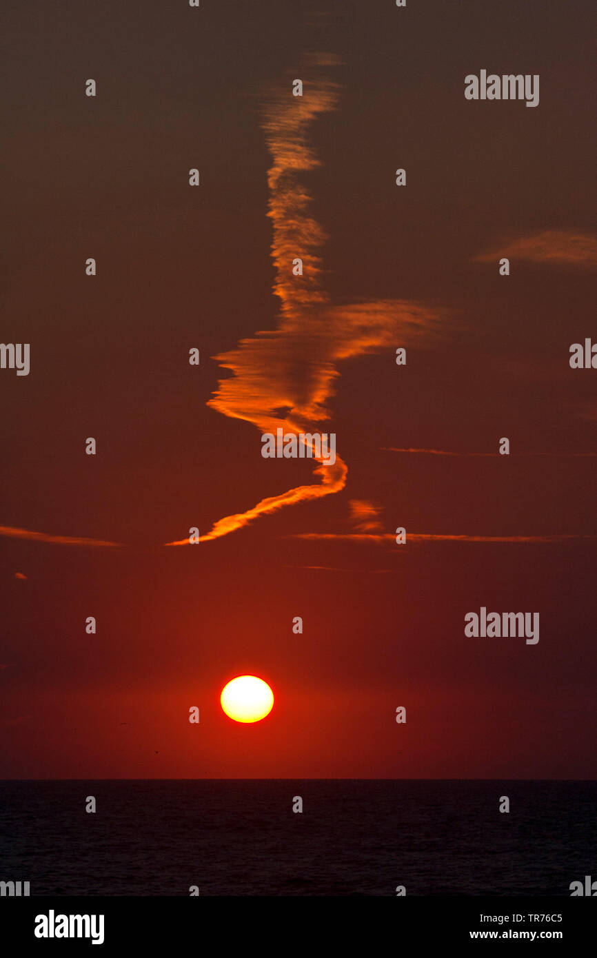 Sonnenuntergang über dem Meer in Katwijk, Niederlande, Katwijk Stockfoto