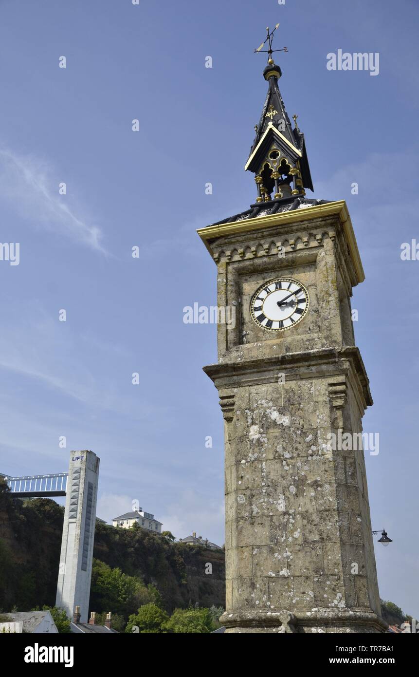 Der Uhrturm und Strand Aufzug in Shanklin auf der Isle of Wight Stockfoto