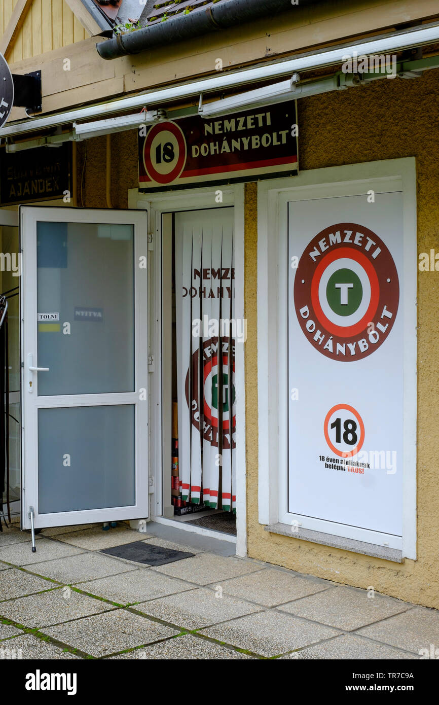 Äußere einer ungarischen Regierung genehmigt und lizenzierte Shop für den Verkauf von Tabakerzeugnissen zala Ungarn Stockfoto