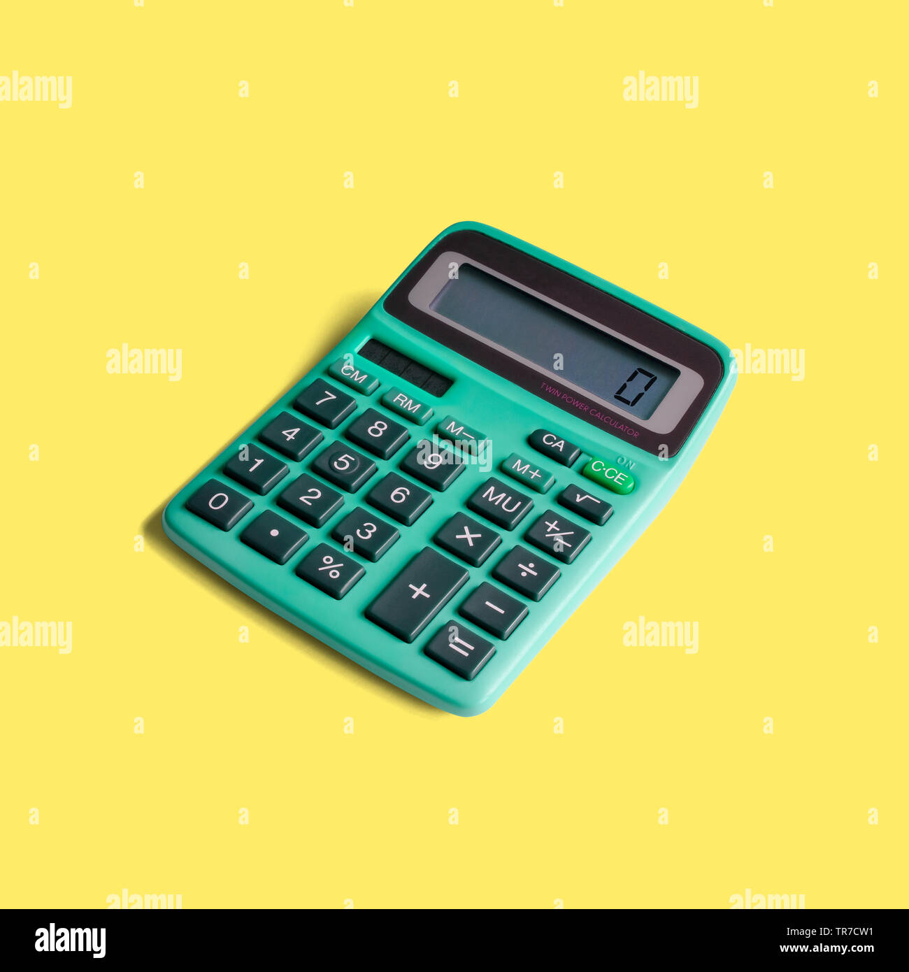 Vintage Taschenrechner, sowohl mit Batterie- und Solarbetrieb, und mathematische Operationen beschränkt auf Multiplikation, Division, Addition und Subtraktion Stockfoto