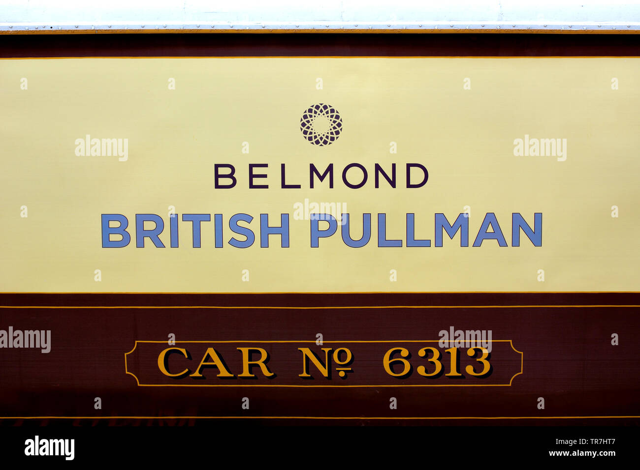 London, England, UK. Pullman Beförderung des Venice Simplon Orient Express auf der Plattform in der Victoria Station. Stockfoto