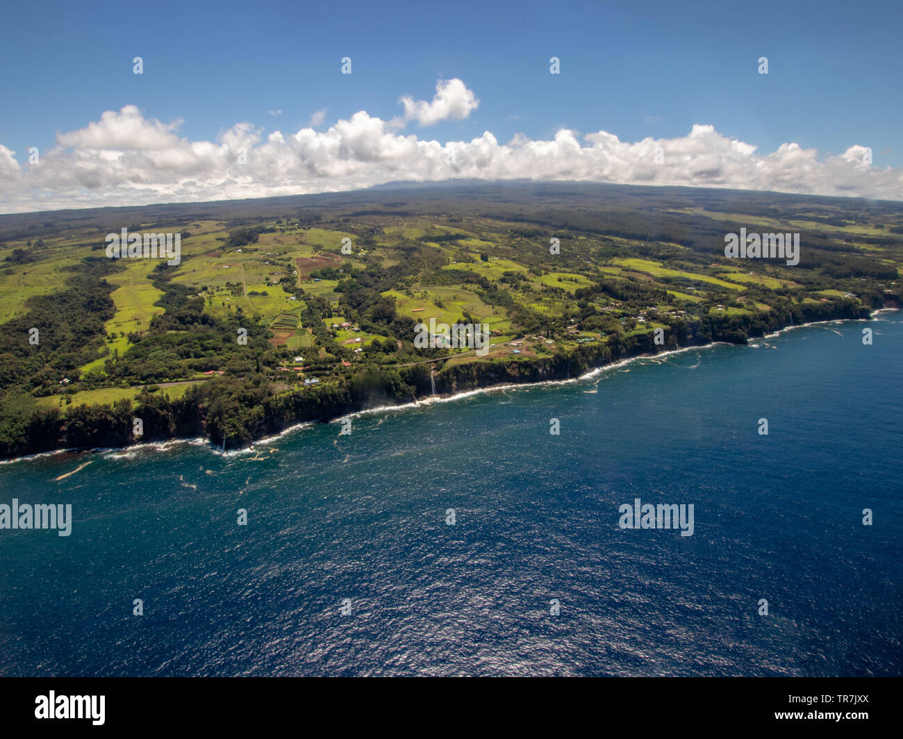 Küste von Hawaii aus der Luft. Blick vom Hubschrauber Stockfoto