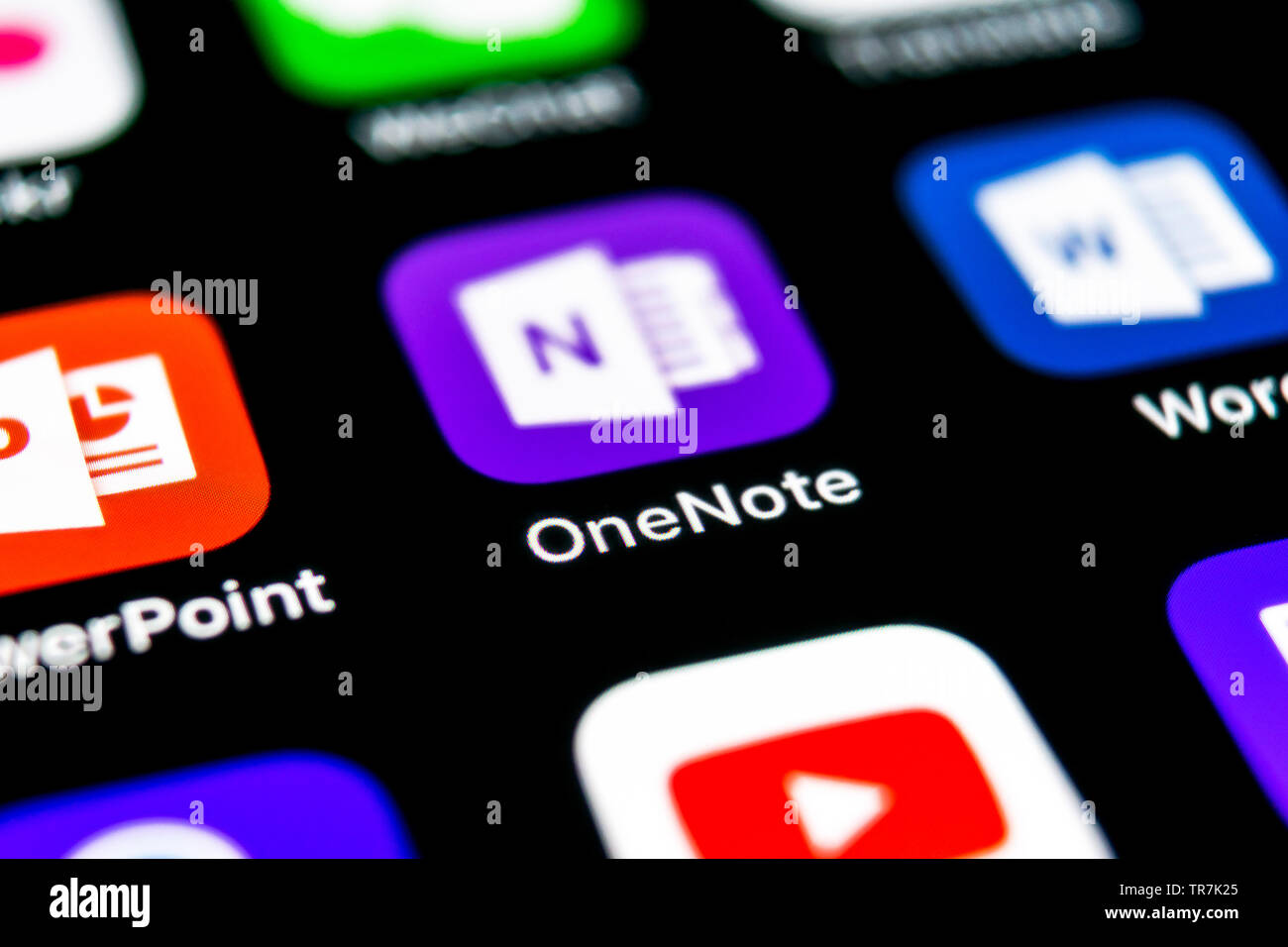 Sankt-Petersburg, September 30, 2018: Microsoft OneNote office Symbol auf Apple iPhone X-close-up. Microsoft eine Note App Symbol. Micros Stockfoto