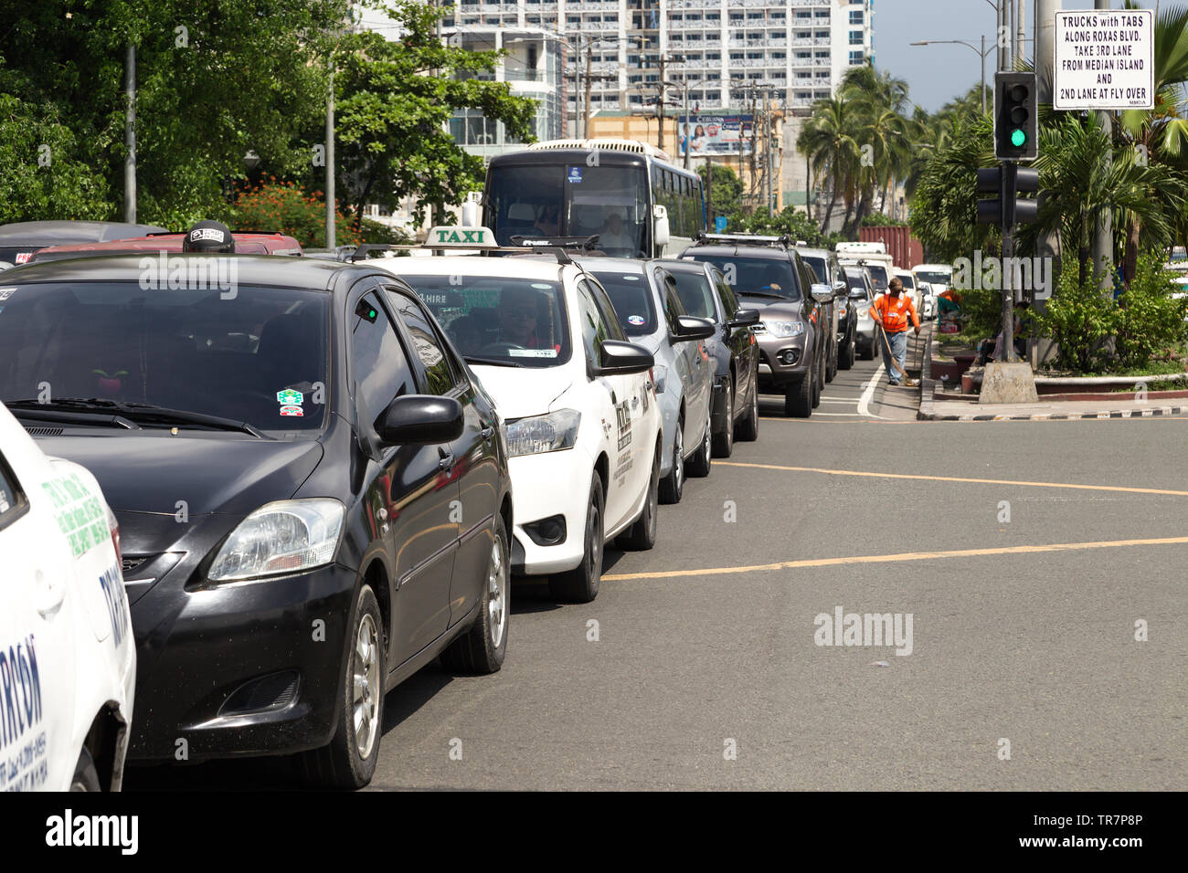 Manila, Philippinen - Juni 1, 2016: Autos im Verkehr in Manila klemmt Stockfoto