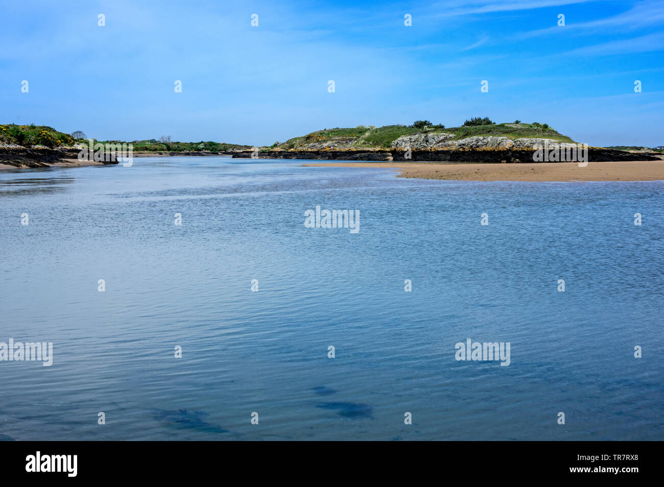 Eine Gezeiten- Kanal zwischen Holyisland und Anglesey Stockfoto