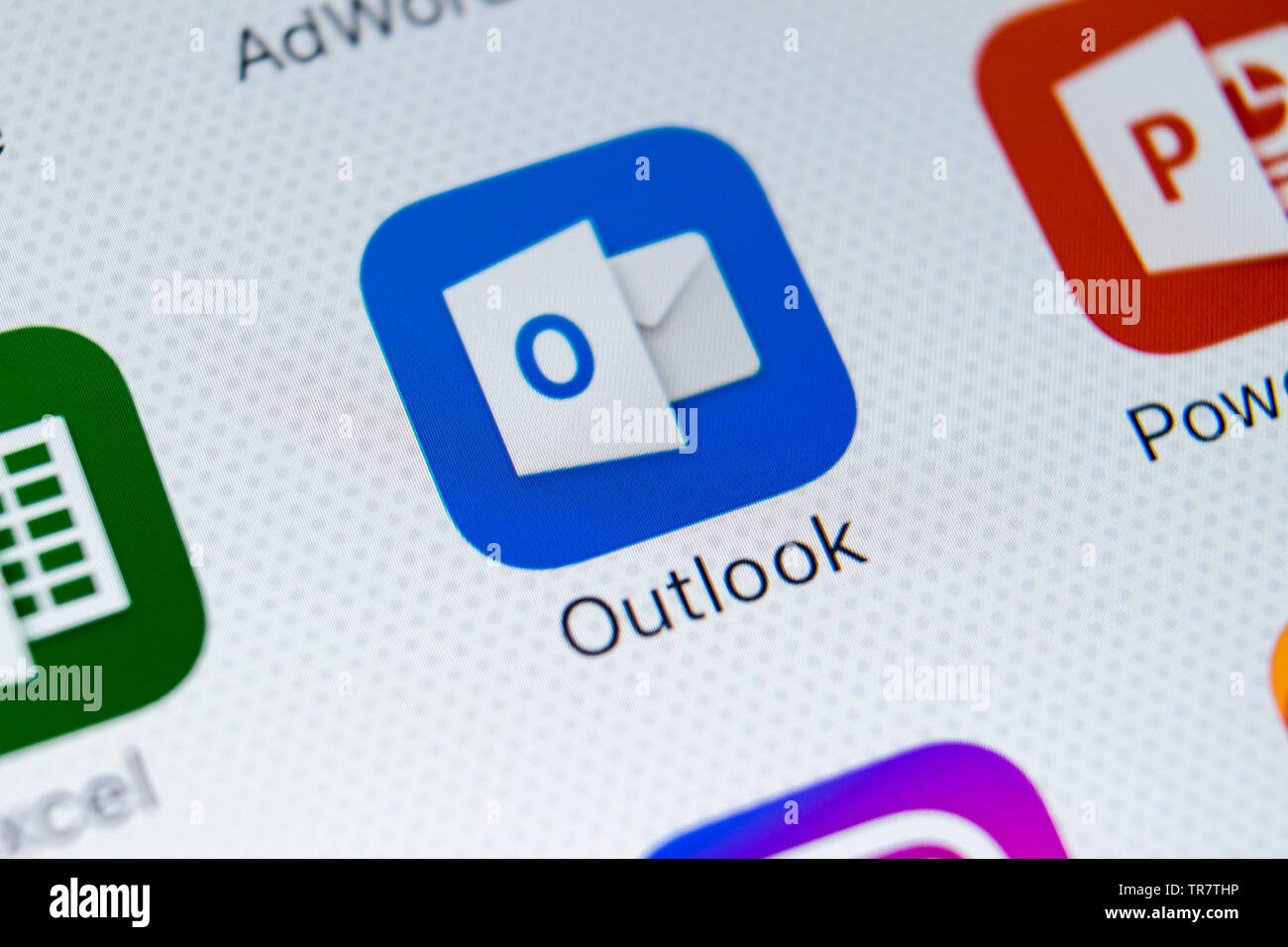Sankt-Petersburg, Russland, 1. März 2018: Microsoft Outlook auf das Symbol für Apple iPhone X-close-up. Microsoft Outlook Symbol der App. Microsoft O Stockfoto